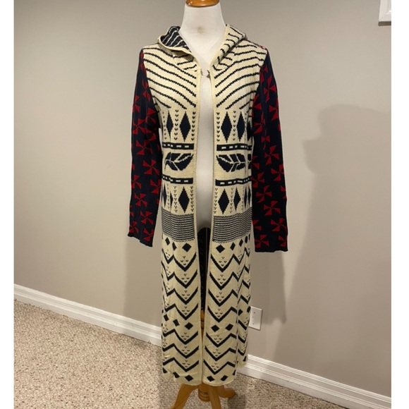 Aztec Print Hooded Sweater - Picture 3 of 3